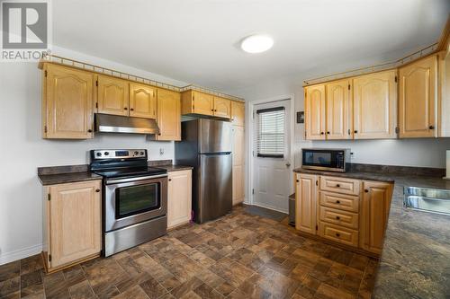 43 Critch'S Path, St John'S, NL - Indoor Photo Showing Kitchen