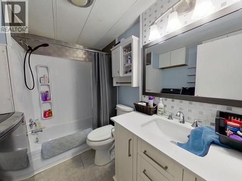 1075 Falcon Road, Quesnel, BC - Indoor Photo Showing Bathroom
