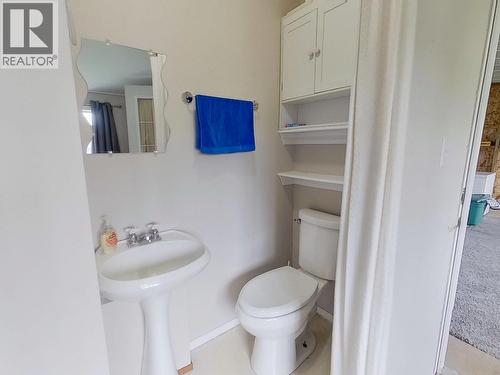 1075 Falcon Road, Quesnel, BC - Indoor Photo Showing Bathroom