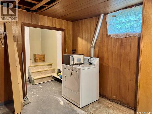 260 Angus Street, Regina, SK - Indoor Photo Showing Laundry Room