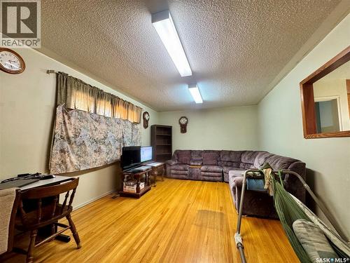 260 Angus Street, Regina, SK - Indoor