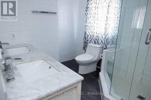 280 King Andrew Drive, Mississauga, ON - Indoor Photo Showing Bathroom