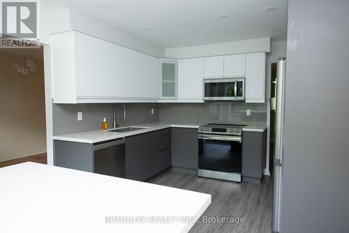 280 King Andrew Drive, Mississauga, ON - Indoor Photo Showing Kitchen