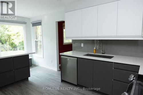 280 King Andrew Drive, Mississauga, ON - Indoor Photo Showing Kitchen