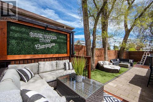 888 Fourth Street, Mississauga, ON - Outdoor