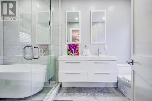 888 Fourth Street, Mississauga, ON - Indoor Photo Showing Bathroom