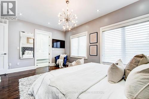 888 Fourth Street, Mississauga, ON - Indoor Photo Showing Bedroom