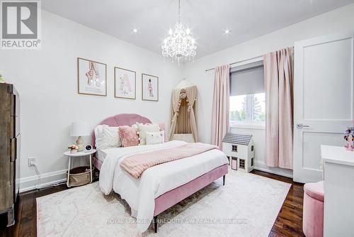 888 Fourth Street, Mississauga, ON - Indoor Photo Showing Bedroom