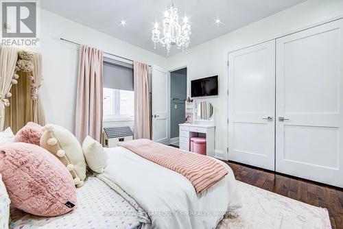 888 Fourth Street, Mississauga, ON - Indoor Photo Showing Bedroom