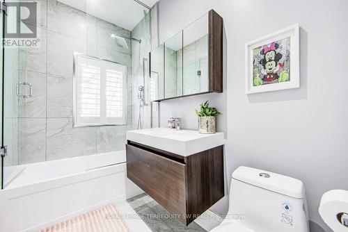 888 Fourth Street, Mississauga, ON - Indoor Photo Showing Bathroom