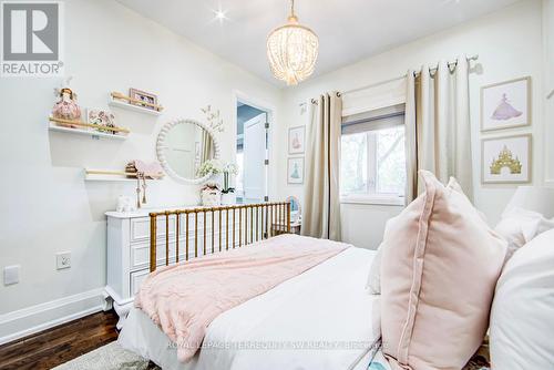 888 Fourth Street, Mississauga, ON - Indoor Photo Showing Bedroom