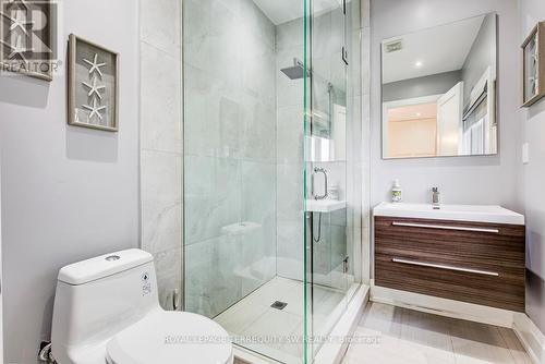 888 Fourth Street, Mississauga, ON - Indoor Photo Showing Bathroom
