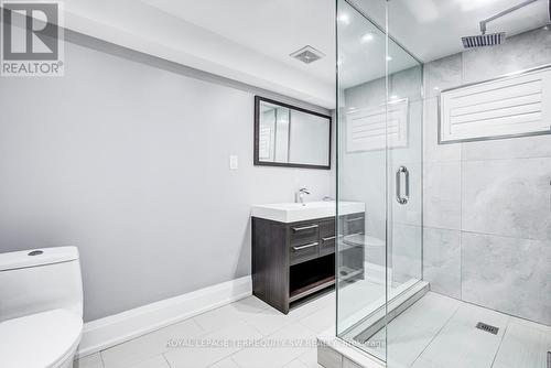 888 Fourth Street, Mississauga, ON - Indoor Photo Showing Bathroom