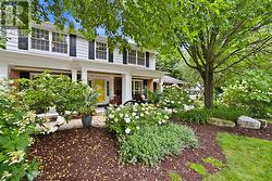 247 LINWOOD CRESCENT  Burlington, ON L7L 4A2