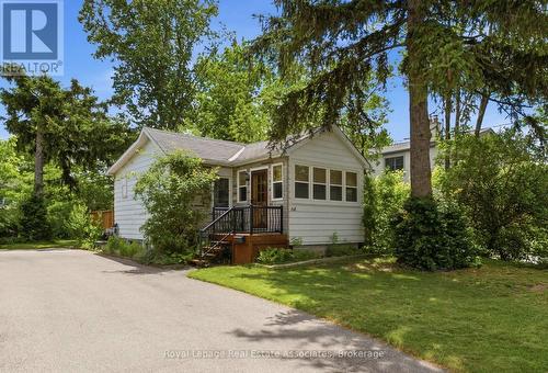 64 EAGLEWOOD BOULEVARD  Mississauga, ON L5G 1V4