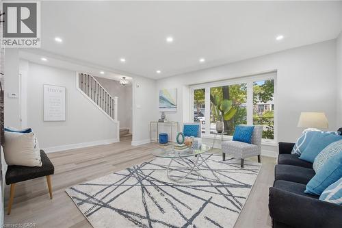 1345 Playford Road, Mississauga, ON - Indoor Photo Showing Living Room