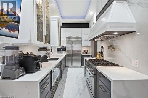 19 Grove Street, Hamilton, ON - Indoor Photo Showing Kitchen With Upgraded Kitchen