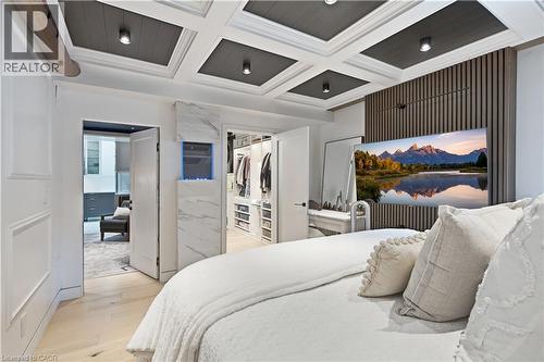 19 Grove Street, Hamilton, ON - Indoor Photo Showing Bedroom