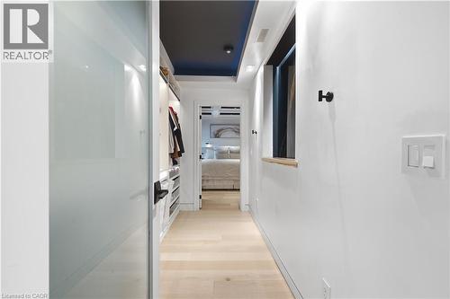 19 Grove Street, Hamilton, ON - Indoor Photo Showing Other Room