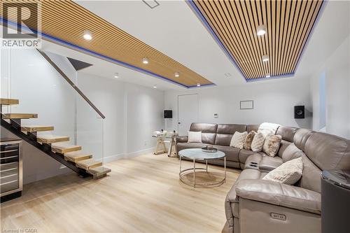 19 Grove Street, Hamilton, ON - Indoor