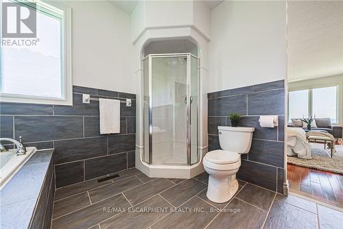 511 Glover Road, Hamilton, ON - Indoor Photo Showing Bathroom