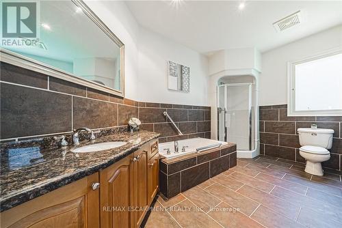 511 Glover Road, Hamilton, ON - Indoor Photo Showing Bathroom