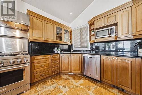 511 Glover Road, Hamilton, ON - Indoor Photo Showing Kitchen With Stainless Steel Kitchen