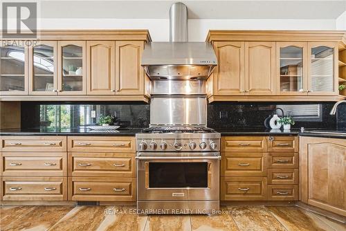 511 Glover Road, Hamilton, ON - Indoor Photo Showing Kitchen