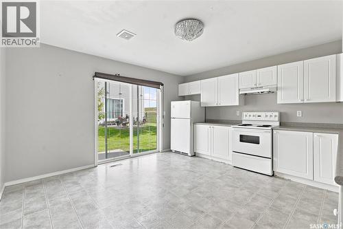 106 663 Beckett Crescent, Saskatoon, SK - Indoor Photo Showing Kitchen