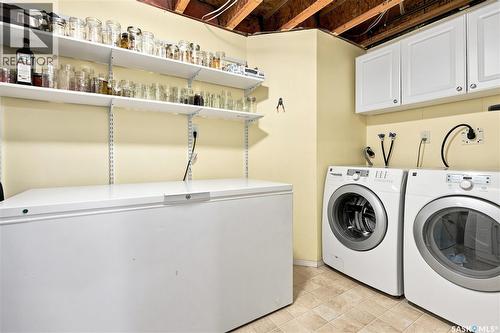 1030 Orchid Way N, Regina, SK - Indoor Photo Showing Laundry Room