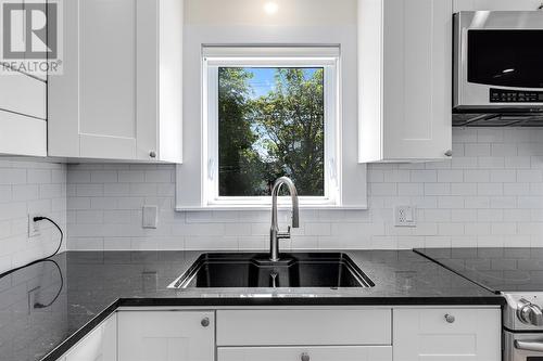 10 Tonbridge Place, St. John'S, NL - Indoor Photo Showing Kitchen With Double Sink