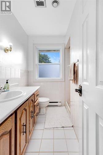 10 Tonbridge Place, St. John'S, NL - Indoor Photo Showing Bathroom