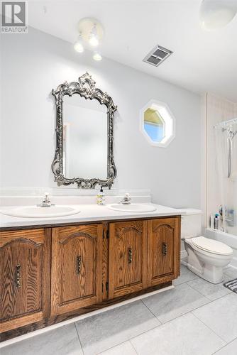10 Tonbridge Place, St. John'S, NL - Indoor Photo Showing Bathroom