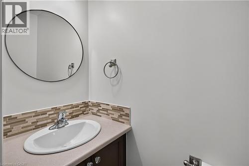 82 Maplevale Drive, Ancaster, ON - Indoor Photo Showing Bathroom