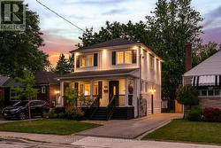 70 STRUTHERS STREET Toronto, ON M8V 1Y1