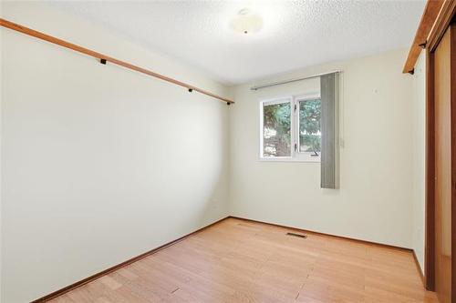 35 Brazil St, Winnipeg, MB - Indoor Photo Showing Other Room