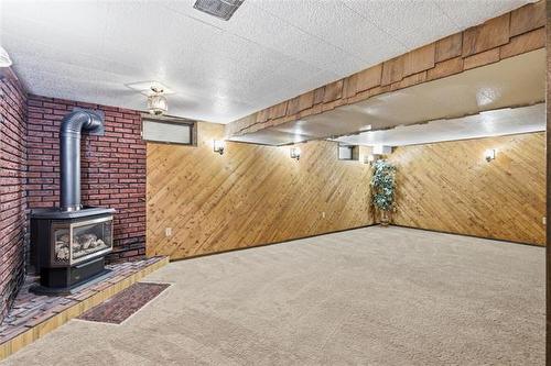 35 Brazil St, Winnipeg, MB - Indoor With Fireplace