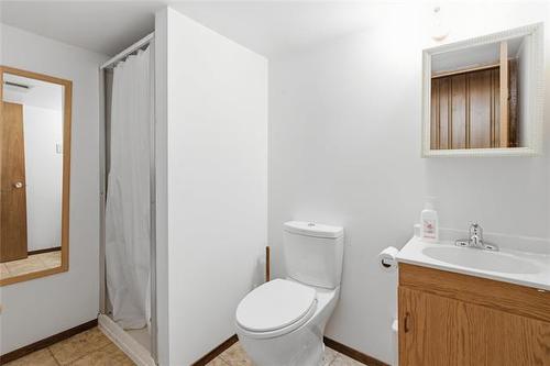 35 Brazil St, Winnipeg, MB - Indoor Photo Showing Bathroom