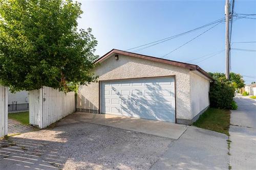 35 Brazil St, Winnipeg, MB - Outdoor