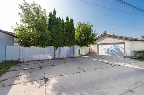 35 Brazil St, Winnipeg, MB - Outdoor