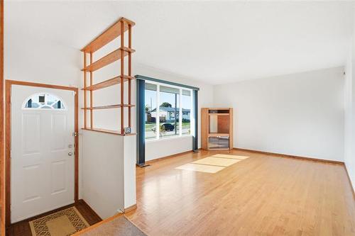35 Brazil St, Winnipeg, MB - Indoor Photo Showing Other Room