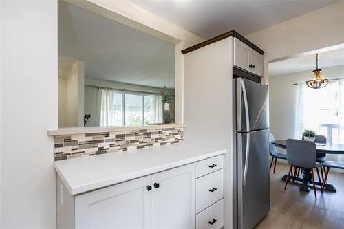 158 Howden Rd, Winnipeg, MB - Indoor