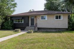 158 Howden RD  Winnipeg, MB R2J 1J5
