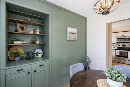 158 Howden Rd, Winnipeg, MB - Indoor Photo Showing Dining Room