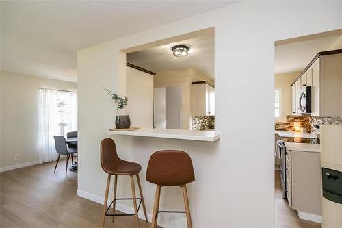 158 Howden Rd, Winnipeg, MB - Indoor