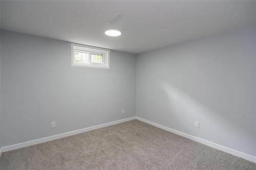 158 Howden Rd, Winnipeg, MB - Indoor Photo Showing Other Room