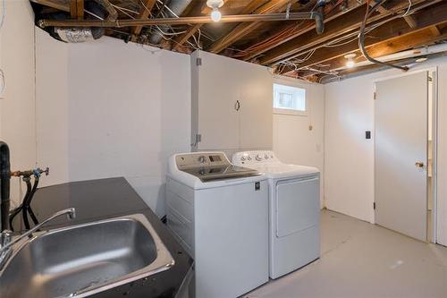 158 Howden Rd, Winnipeg, MB - Indoor Photo Showing Laundry Room