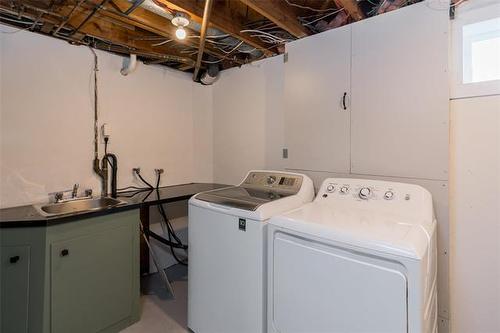 158 Howden Rd, Winnipeg, MB - Indoor Photo Showing Laundry Room