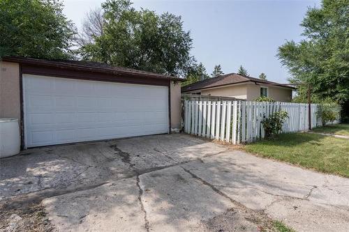 158 Howden Rd, Winnipeg, MB - Outdoor