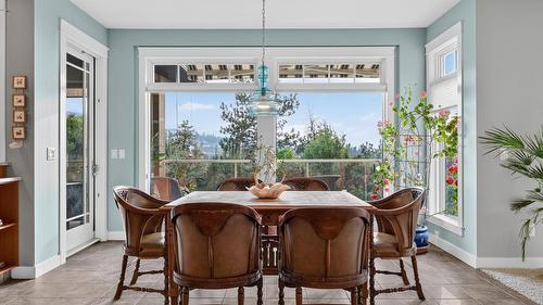 4780 Westridge Drive, Kelowna, BC - Indoor Photo Showing Dining Room